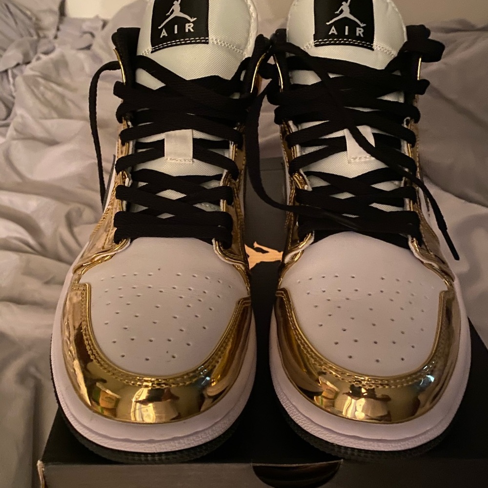 14K Jordan 1 mid